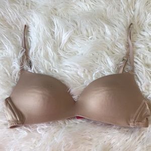 PINK Victoria’s Secret V-neck push up bra
